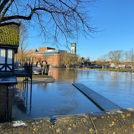 Stratford Upon Avon: 2 Bed Town Centre Apartment, Parking For One Car Esterno foto