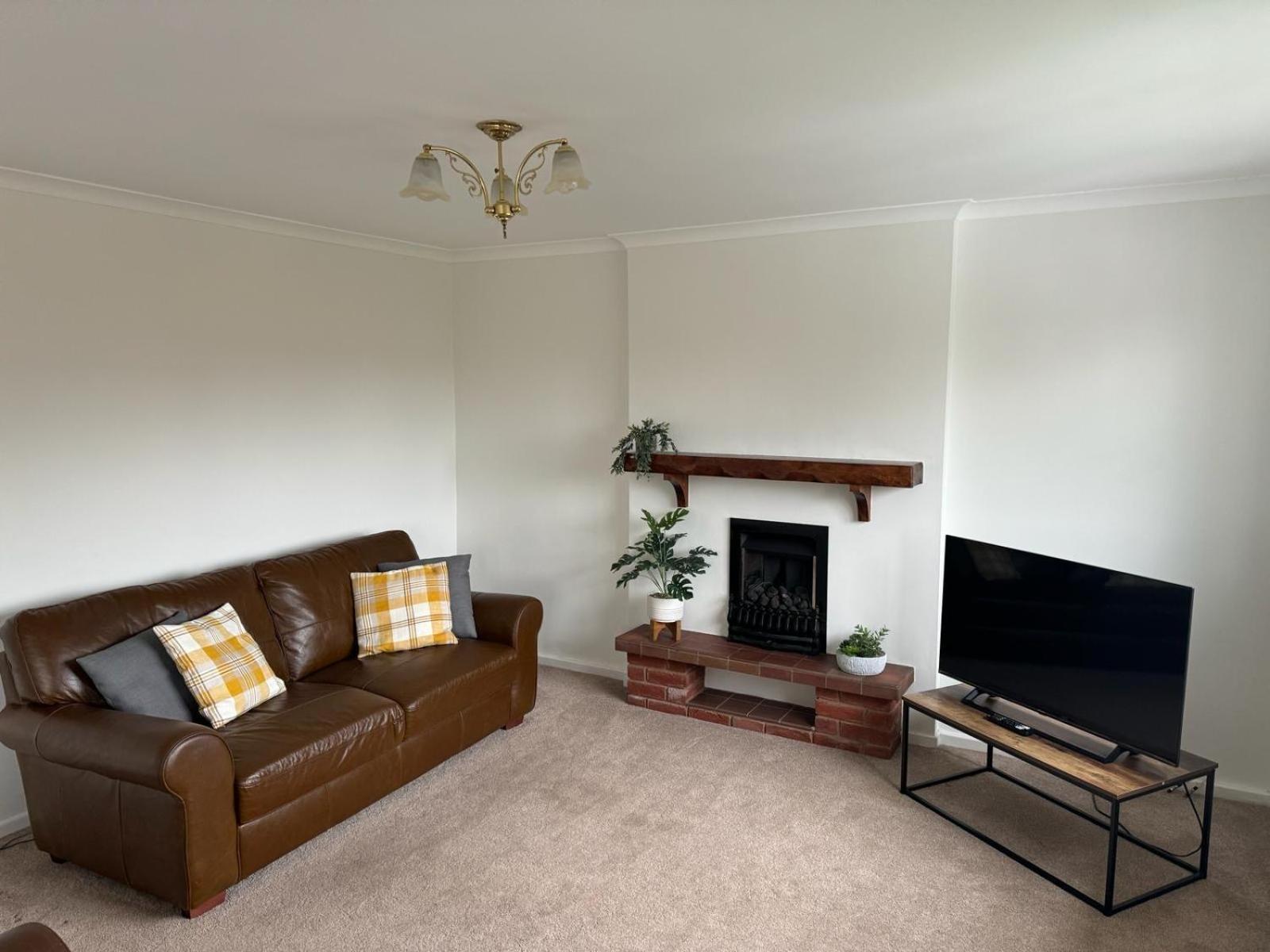 Stratford Upon Avon: 2 Bed Town Centre Apartment, Parking For One Car Esterno foto