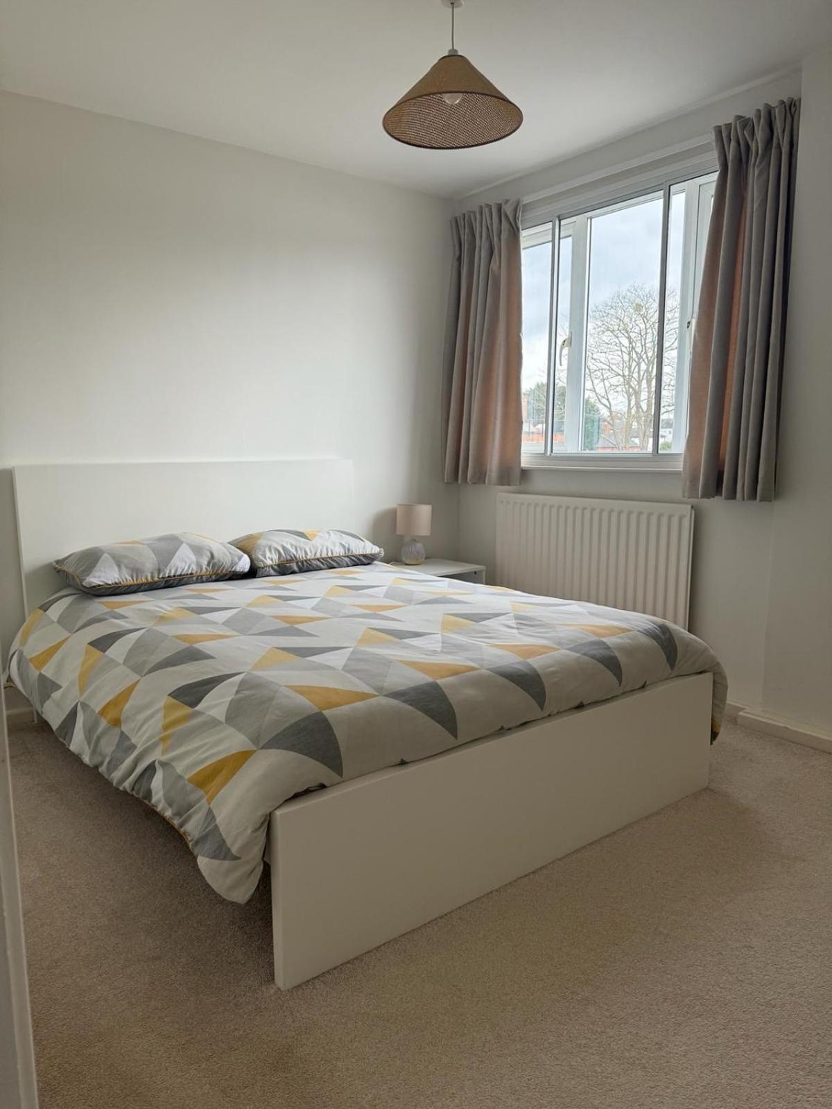 Stratford Upon Avon: 2 Bed Town Centre Apartment, Parking For One Car Esterno foto